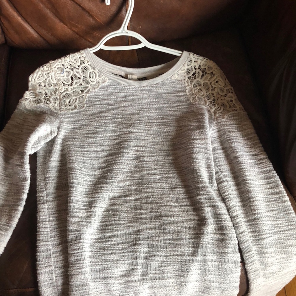 Forever 21 girls sweater